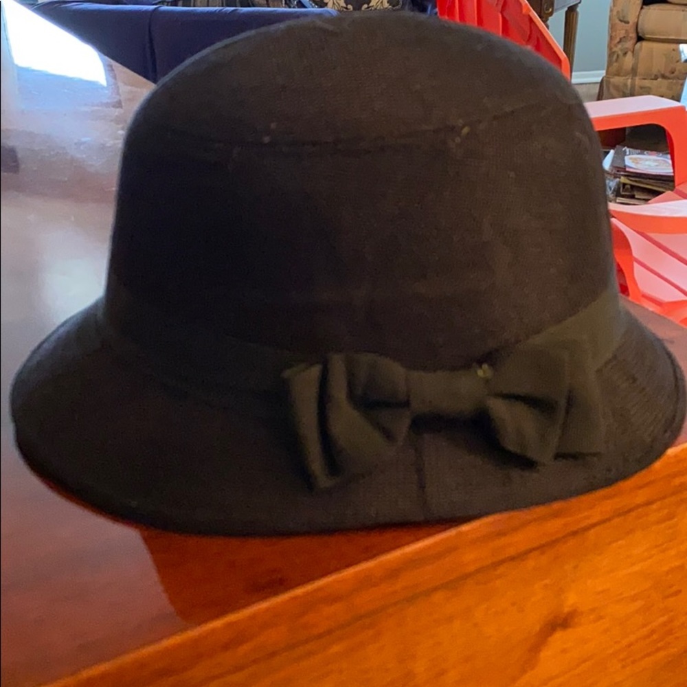 Black old fashioned hat